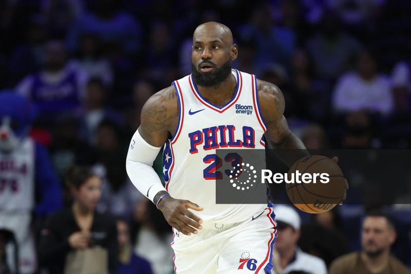 Trump afirma que LeBron James desrespeitou EUA durante o hino nacional