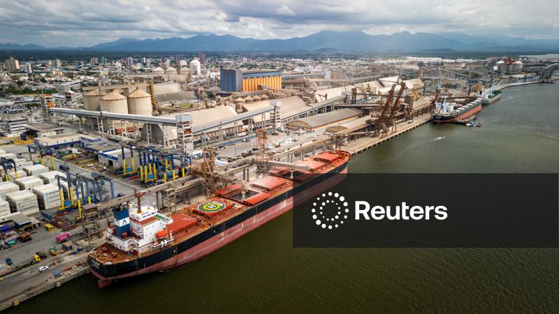 Anec projeta queda na exportação de soja e milho do Brasil em outubro, mas vê sorgo disparar