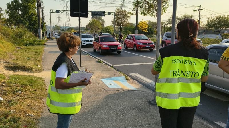 Prefeitura de Manaus realiza pesquisa para melhorar trânsito e segurança de pedestres na avenida das Torres