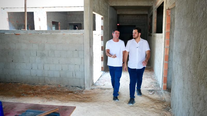 Prefeito Renato Junior vistoria obra do Capsi no Lago Azul e assegura acolhimento em serviços de saúde psicossocial ao público infantojuvenil