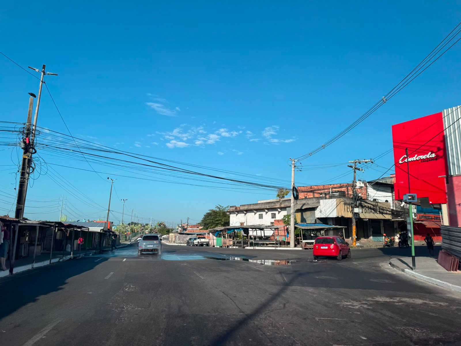 Prefeitura notifica Águas de Manaus por extravasamentos em vias das zonas Centro-Sul e Norte da capital
