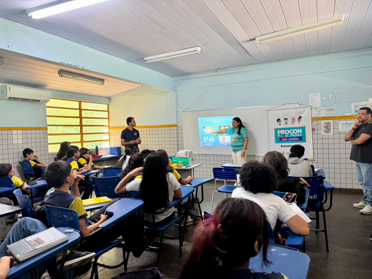 Prefeitura de Manaus leva educação para o consumo a mais de 60 estudantes de escola municipal na zona Norte 