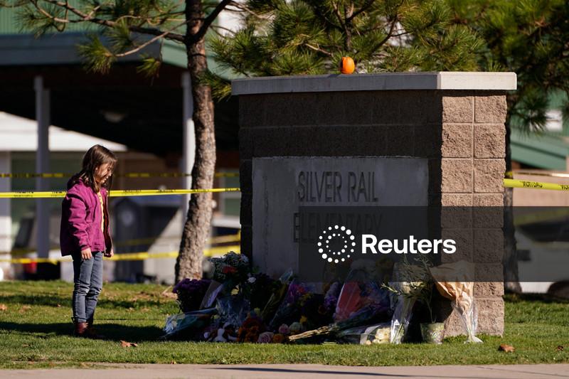 Polícia busca respostas após mortes de crianças a tiros em escola no Oregon