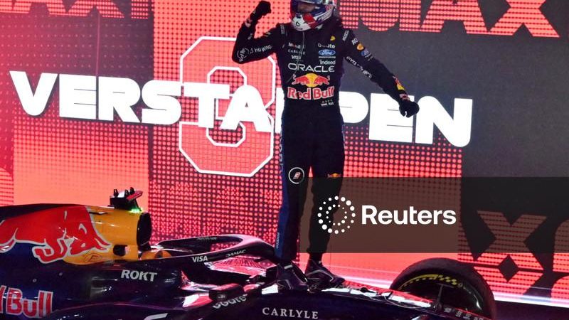 Verstappen vence GP de Cingapura de F1 e Antonelli se aproxima do título