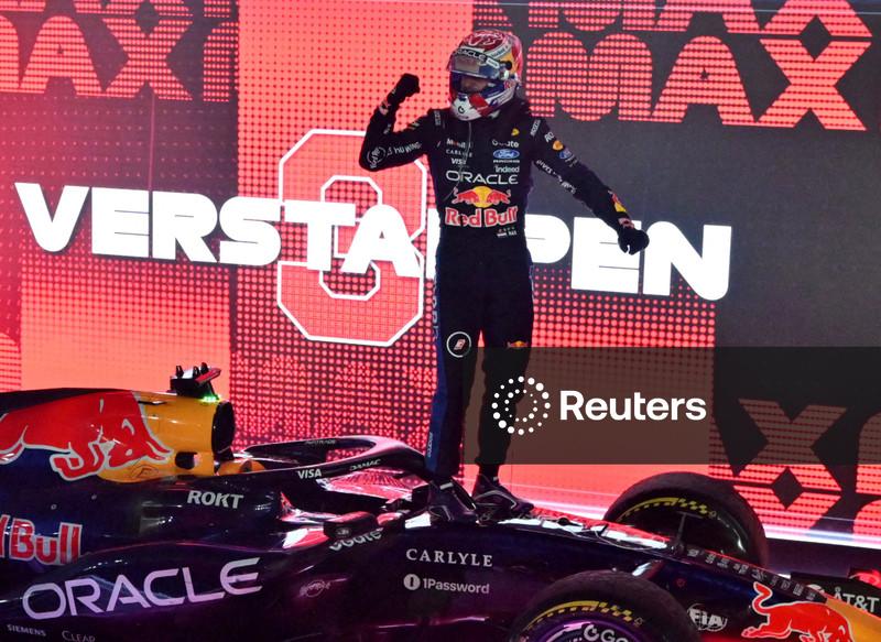 Verstappen vence GP de Cingapura de F1 e Antonelli se aproxima do título