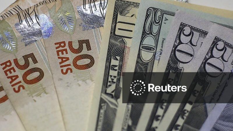 Dólar à vista fecha em alta de 0,22%, a R$5,0384 na venda