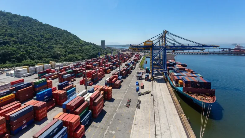 Superávit brasileiro alcança US$ 1,7 bi na quarta semana de outubro de 2026
