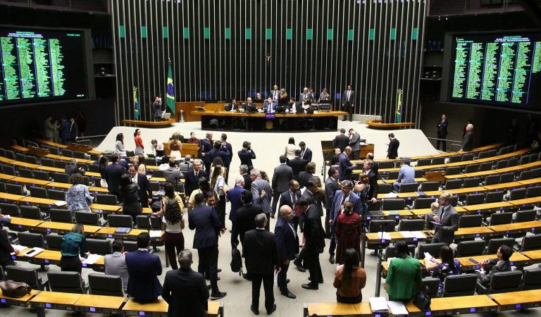 Câmara aprova projeto que perdoa dívidas e aumenta teto de faturamento das MEI’s