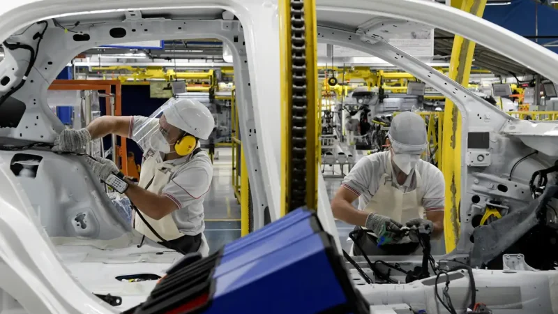 Com crescimento de 0,3% em agosto, BC confirma PIB 1,6% maior em 12 meses