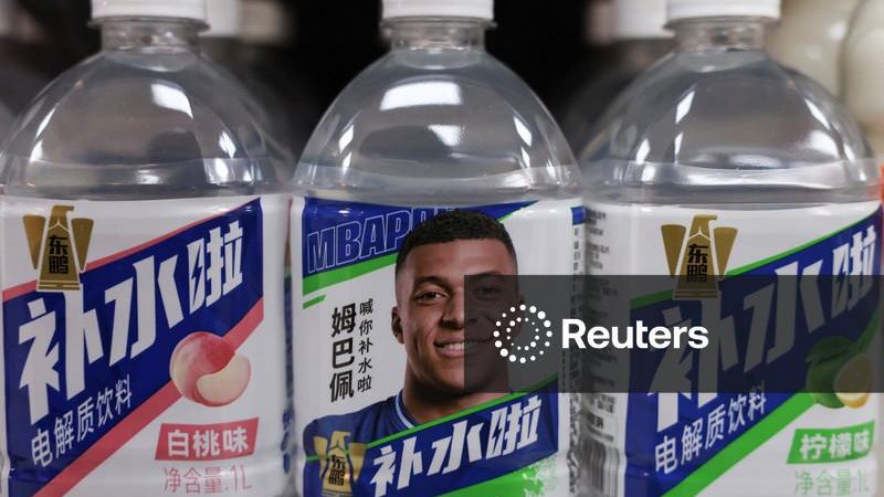 Mbappé tenta amenizar irritação na China após comentário sobre meme de Mao
