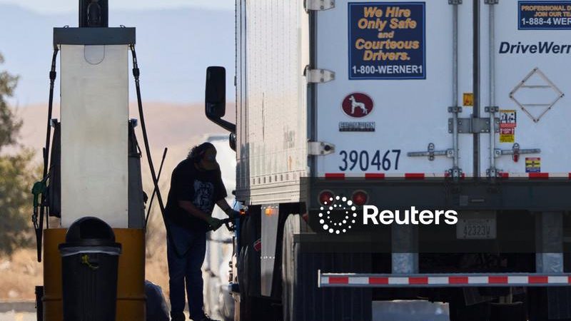 Trump pressionará autoridades a usarem lei para elevar produção de petróleo e combustíveis, dizem fontes