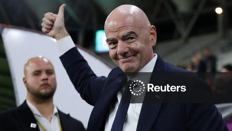 Líderes do futebol africano se unem em apoio a Infantino para reeleição na Fifa