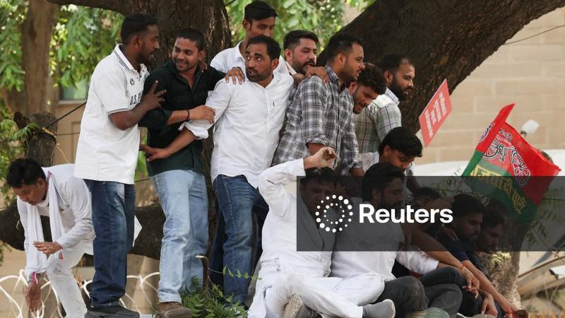 Polícia reprime protesto da oposição indiana que exigia renúncia do chefe da comissão eleitoral