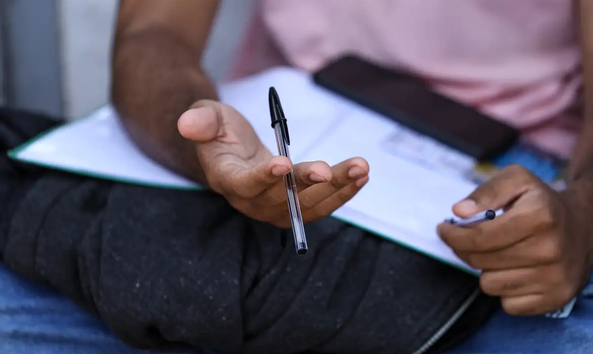 Confira ferramentas gratuitas de estudo na reta final para o Enem 2026