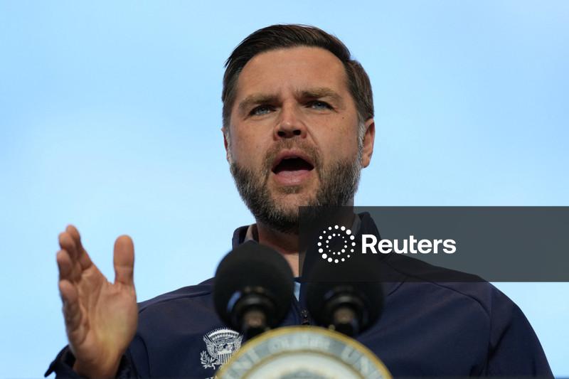 EXCLUSIVO-JD Vance diz que Irã precisa reduzir enriquecimento de urânio para pôr fim à guerra