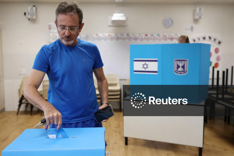 Israelenses batem recorde de participação eleitoral para julgar Netanyahu em tempo de guerra