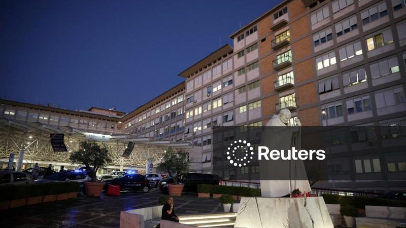 Papa Leão teve lobo do pulmão removido após médicos detectarem câncer, diz Vaticano