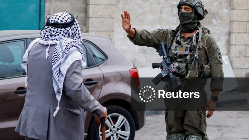 Palestinos protestam contra demolições na Cisjordânia enquanto israelenses votam