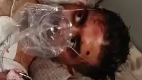 Piloto esfaqueado em voo da Flydubai destrava cabine e ajuda a salvar 174 pessoas