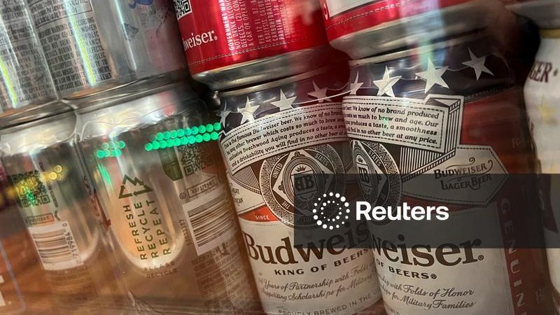 Fabricante da Budweiser, AB InBev, atinge previsões de lucro, mas custos aumentam