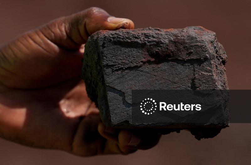 Minério de ferro recua com aumento dos estoques portuários e margens fracas das siderúrgicas