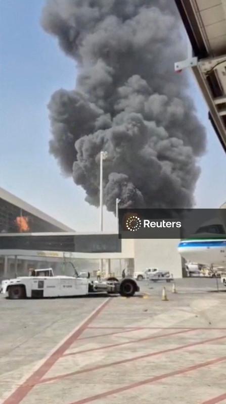 Arábia Saudita ataca capital do Iêmen e houthis prometem retaliar
